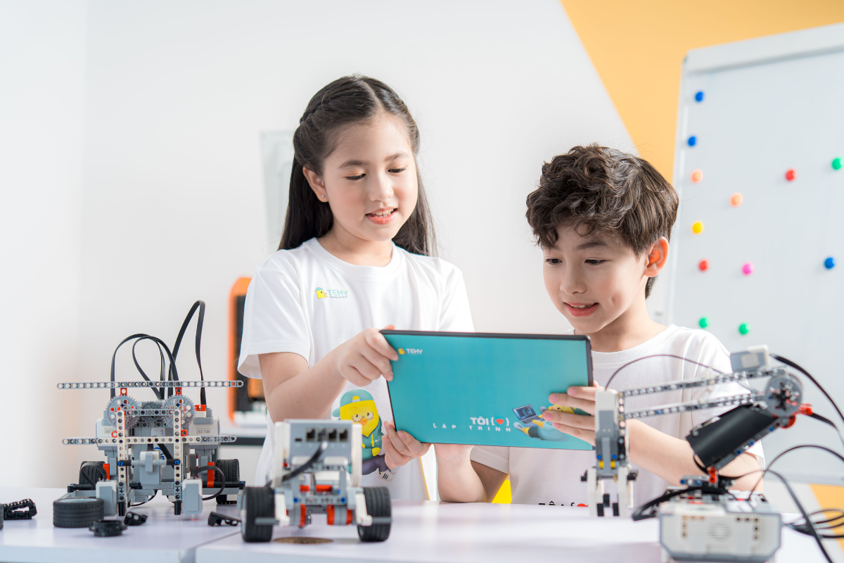 dinh-huong-cong-nghe-cho-tre-tu-som