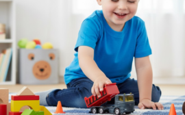 mo-hinh-siku-xe-tai-cong-trinh-dumper-kem-mooc-cho-be